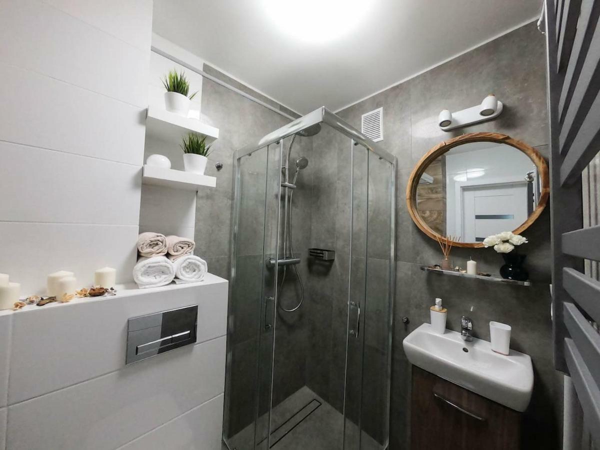 New Apartment - 300 M Town Hall - 3 Rooms - 7 People Vratislav Exteriér fotografie